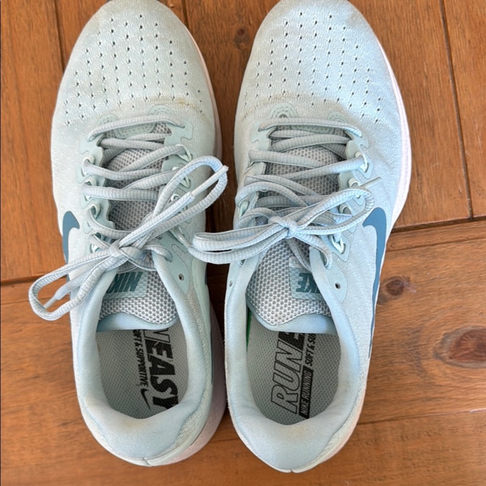 Nike Womens Zoom Vomero Light Blue Running Sneakers
